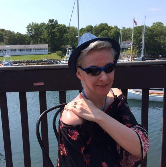 Meet your Posher, Linda - Picture 3 of 3